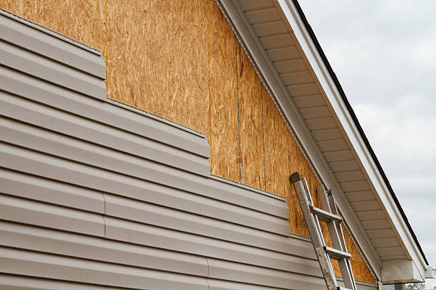 Professional Fiber Cement Siding technician working in Creston, OH